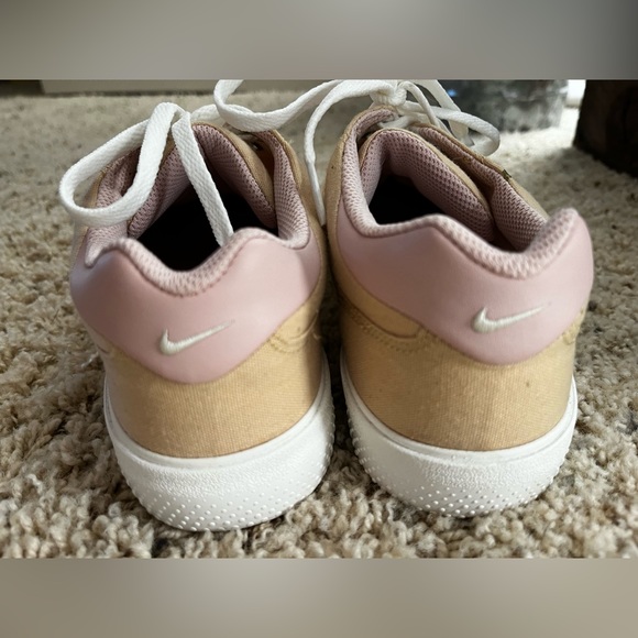 Nike sneakers - Picture 3 of 6